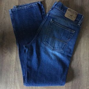 Hollister slim straight jeans. W33 L32